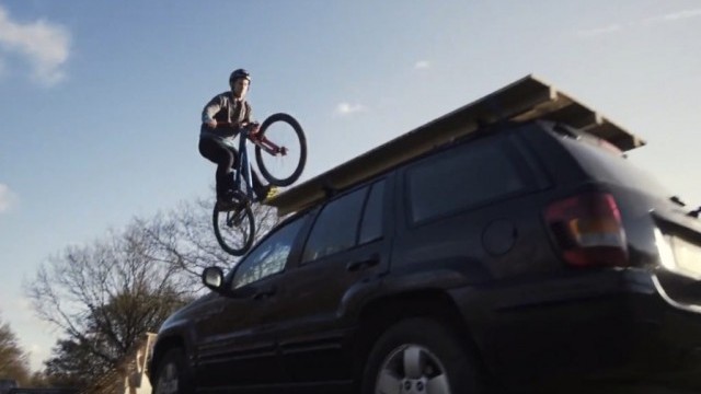 Riding On My Car - Urban MTB Freeride