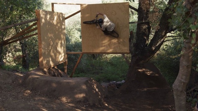 Video: CROSSOVER starring Christian Rigal