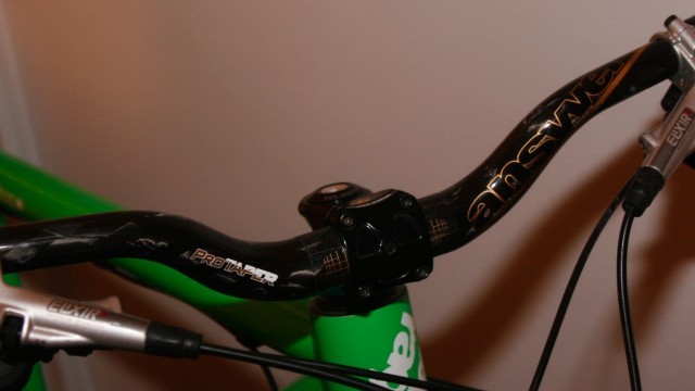 Mountain Bike Reviews - Answer Products Pro Taper Carbon 720 AM  2010
