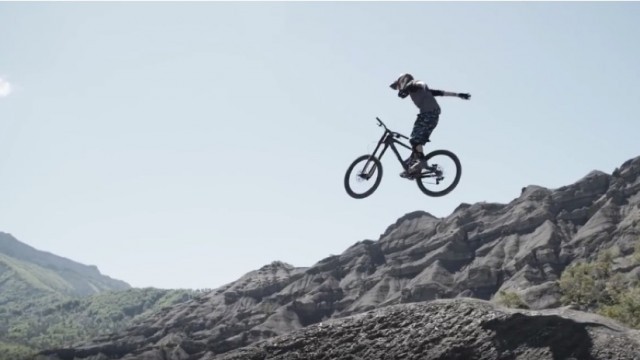 Jaws: From Concrete To Dust