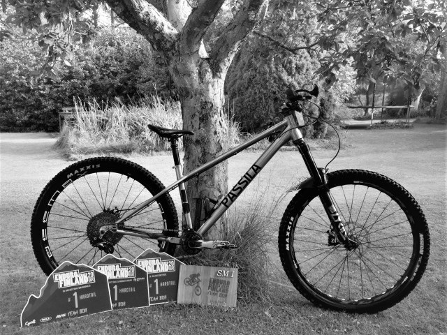 Pässilä's Runtu Titanium Enduro Hardtail & An eMTB Proto with Automatic Transmission