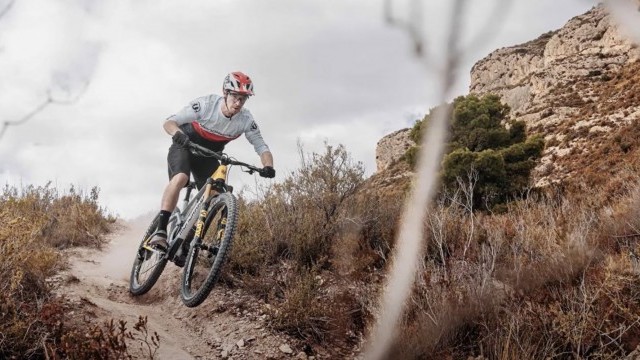 DAVID TRUMMER SIGNS WITH MS MONDRAKER!