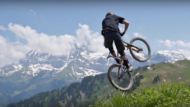New Downhill Track In Champéry // Vincent Tupin // Aurélien Cettou