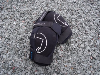 Endura Singletrack Knee Protector  2016 Mountain Bike Review