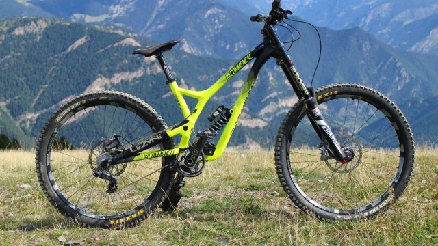Mountain Bike Reviews - Commencal Supreme DH V4  2016