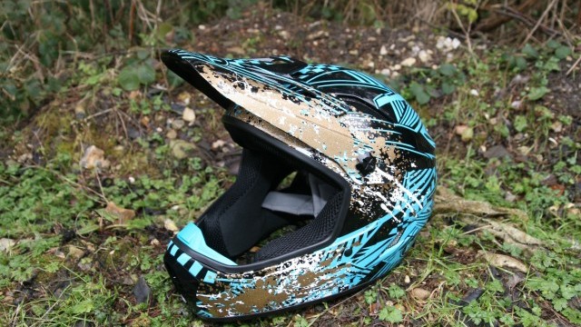 Mountain Bike Reviews - Bell Bike Helmets Drop  2010