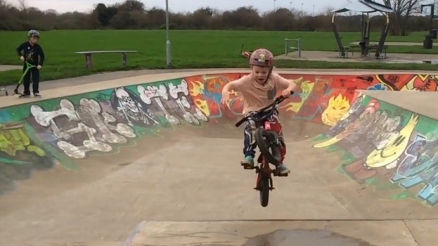 Bike Skills With Harry Schofield - 5yrs Old!