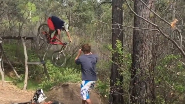#WipeoutWednesdays: MTB Fail Compilation 2019