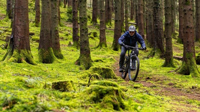 Mountain Bike Reviews - Electric Bikes
