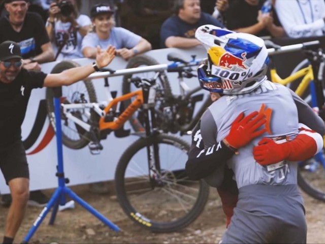 THIS is Downhill! Nail biting SEASON FINALE in Snowshoe | UCI MTB World Cup 2021