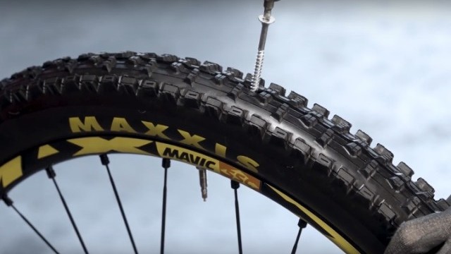 No Puncture Hassle - Brutal Tubeless Sealant Test