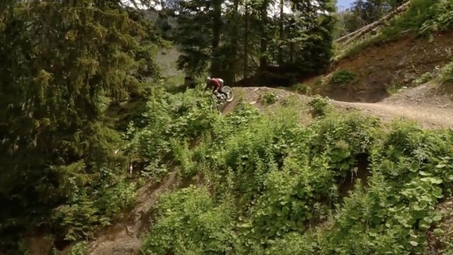 Flowgroh and Antoine Buffart Bikepark Chatel segment