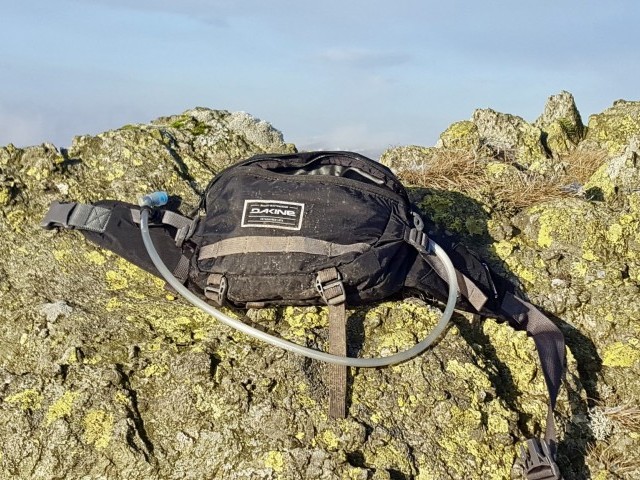 dakine hot laps 5l hydration waistpack