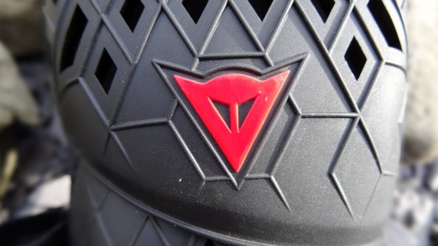 Mountain Bike Reviews - Dainese ARMOFORM Knee Guard 2016