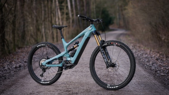 The New YT Decoy Core 4 - This Shuttle Sends