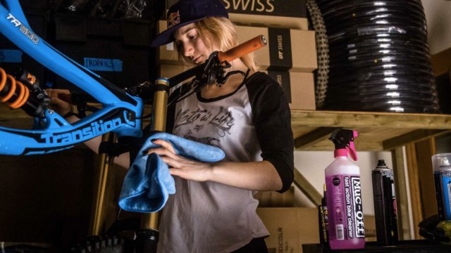 Getting Filthy With FMD Racing 2017 // Muc-Off