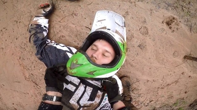 #WipeoutWednesdays: Massive MTB Crash (8 Broken Ribs)