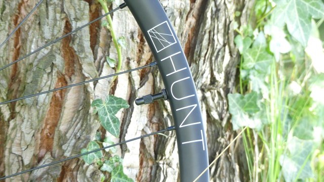 Mountain Bike Reviews - Hunt All-Mountain Carbon H_Impact Wheelset 2020