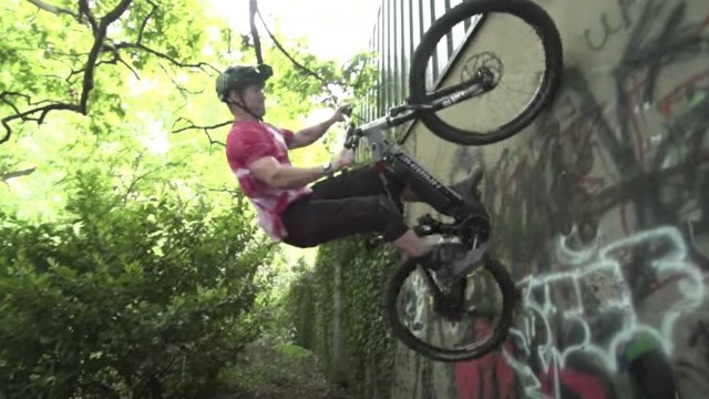 EPIC MTB SHREDDING - TRAIL CRASHES AND URBAN SENDING
