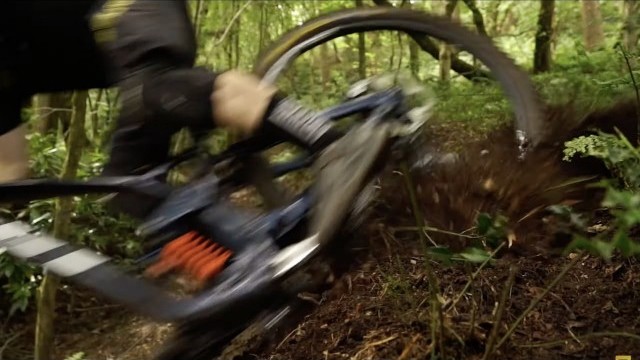 DISCONNECTED - Ethan Craik Turns Off, Tunes Out, and Drops In