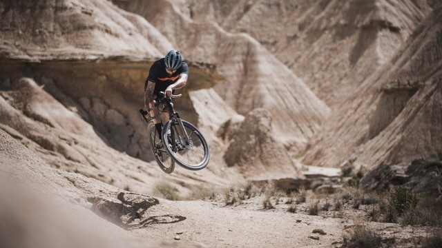 Dirt Waves in the Bardenas Reales Desert