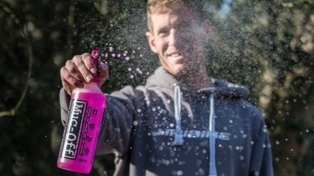 Muc-Off Signs Sam Pilgrim