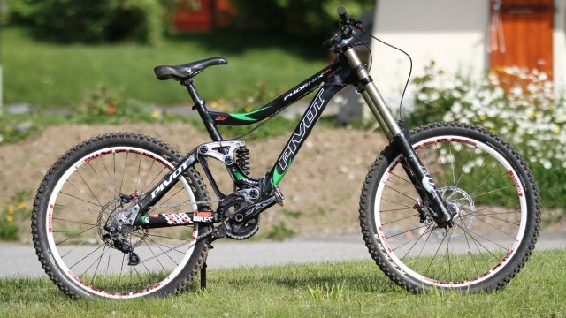 Mountain Bike Reviews - Pivot Cycles Phoenix DH  2013