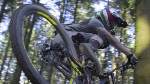 Remi Thirion On Fire At Home On His SUPREME DH V4