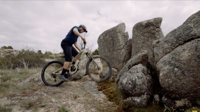 AKRIGG ON THE ROCKS TRAILER