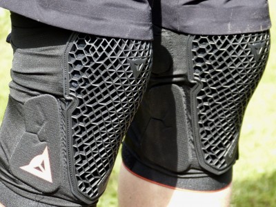 Dainese Trail Skins 2 Knee Guards 2018 Mountain Bike Review