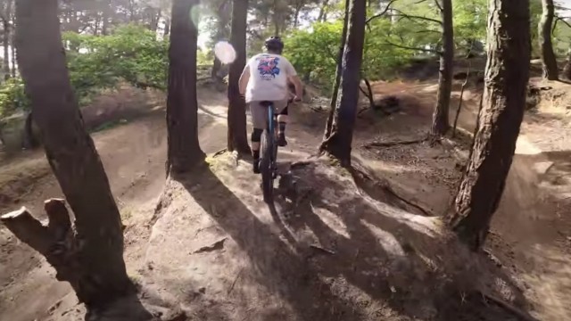RIDING MOUNTAIN BIKE TRAILS AT FULL SPEED!