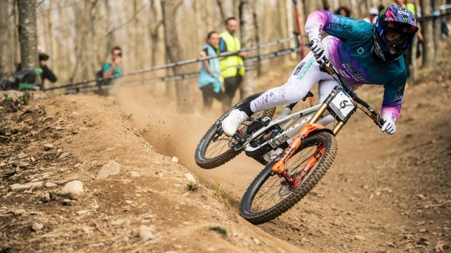 Pierron and Balanche triumph in season-opener | UCI DH World Cup 2022