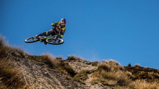 Commencal Vallnord DH Racing Team: With George Brannigan And On RockShox In 2016!