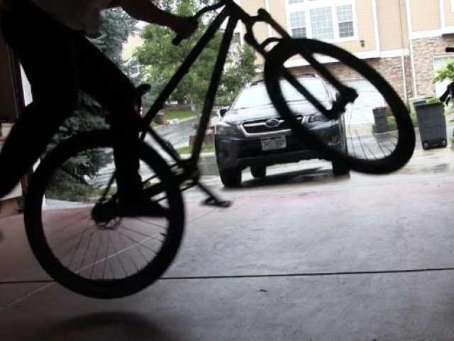 Random Fridays: How To Bunny Hop 360 Tailwhip On A Mountain Bike (MTB)