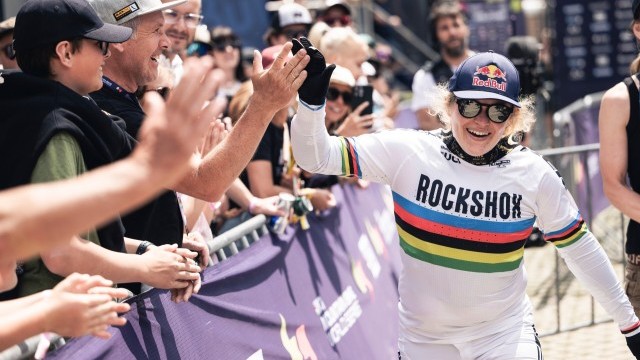 Höll powers to Crankworx Whistler downhill win as Jewett triumphs