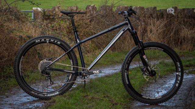 Mountain Bike Reviews - Commencal META HT AM Essential 2018