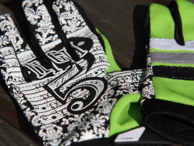 POW Gloves High 5  2011