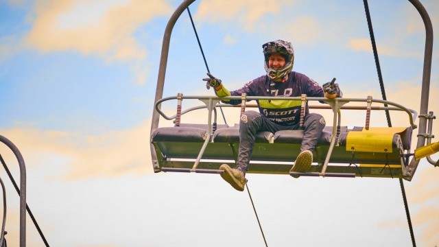 Video: A Dog's Life - Travel Diaries (Portes du Soleil)