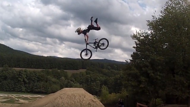 #WipeoutWednesdays: MTB Crash Compilation 2017 | Fails | Downhill/Freeride | Part 2