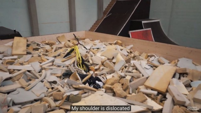 How to DISLOCATE your shoulder |Sick Series#43