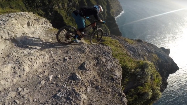 Extreme Cliff Ride in Madeira | Kilian Bron