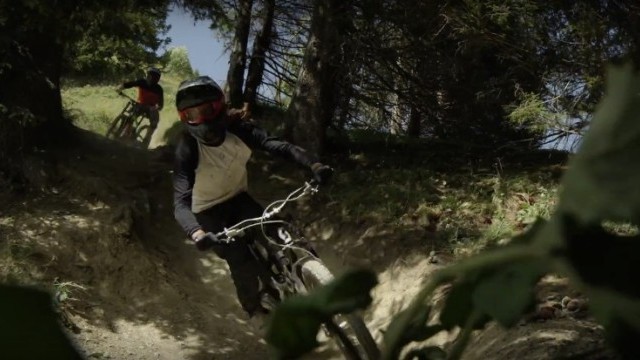 Kristof Lenssens & Antoine Buffart Shred Champéry's WC Track