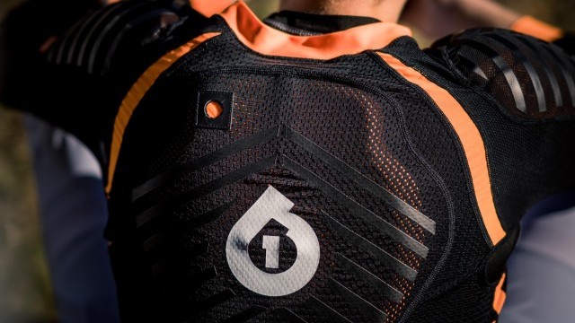 News: SixSixOne Partner with Commencal/Muc-Off Pro Team