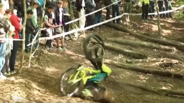 #WipeoutWednesdays: MTB Fail Compilation 2017 October