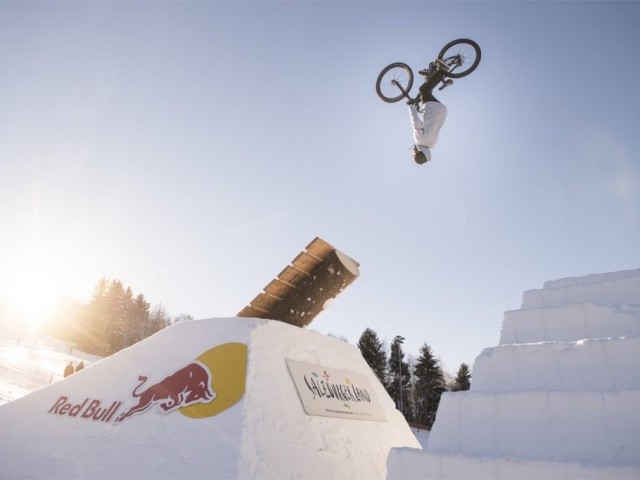 Hot, Hotter, White Style