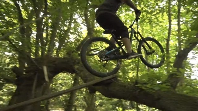 Building MTB Freeride Jumps & Trails