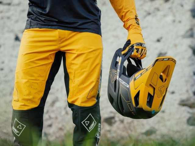 Leatt Unveils MTB Gravity 6.0 Carbon Helmet