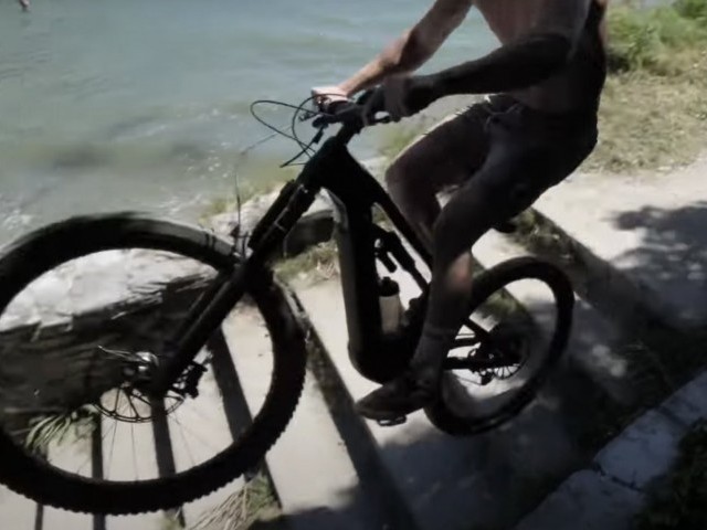 cannondale cfr downhill