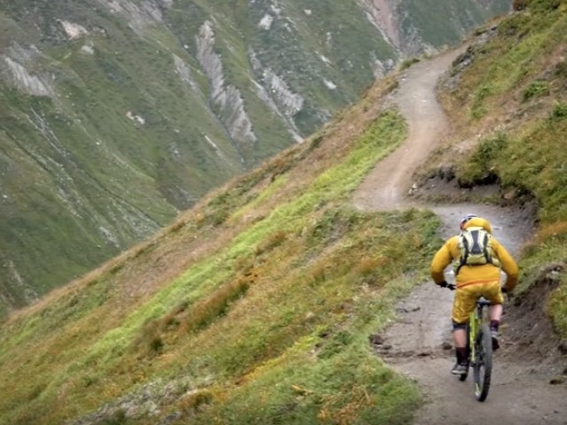 Tutti Frutti Epic Tour with Hans Rey & Brian Lopes