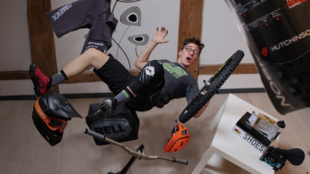 New Rider & Sponsors for the Commencal Vallnord Enduro Team